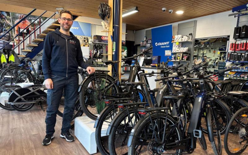 <p>Bekijk het aanbod van Fietsen Koen. We zijn gespecialiseerd in hi-end e-bikes en sport&performance fietsen (race, gravel en MTB), maar je vindt bij ons ook volop keuze in andere fietssoorten zoals standaard volwassenen fietsen.</p>
